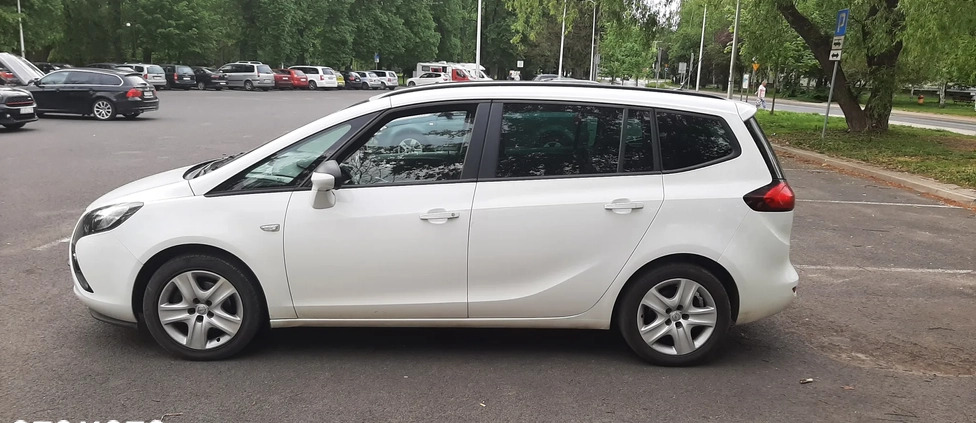 Opel Zafira cena 27900 przebieg: 226000, rok produkcji 2012 z Góra małe 667